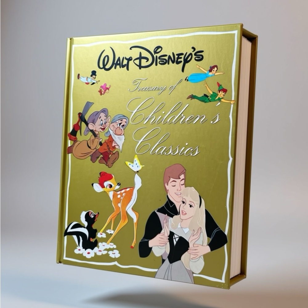 Walt Disney - Gold Hardcover: Children's Classics with Colorful Characters